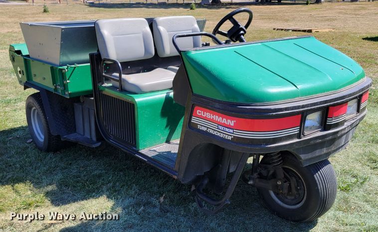 image for item JZ9132 2001 Cushman Turf-Truckster 898656  utility vehicle