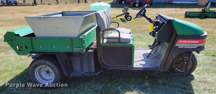 image for item JZ9132 2001 Cushman Turf-Truckster 898656  utility vehicle