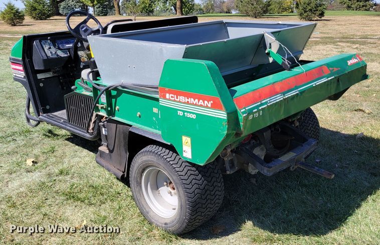 image for item JZ9132 2001 Cushman Turf-Truckster 898656  utility vehicle