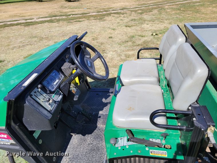 image for item JZ9132 2001 Cushman Turf-Truckster 898656  utility vehicle