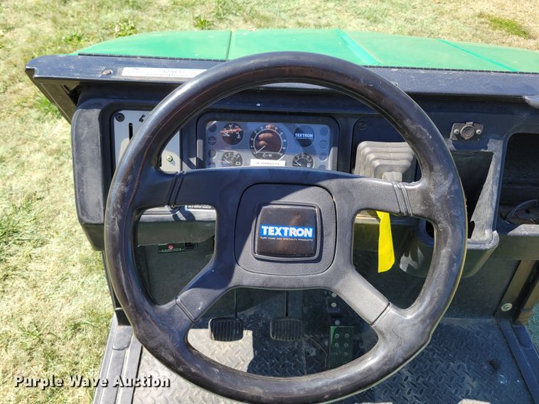image for item JZ9132 2001 Cushman Turf-Truckster 898656  utility vehicle