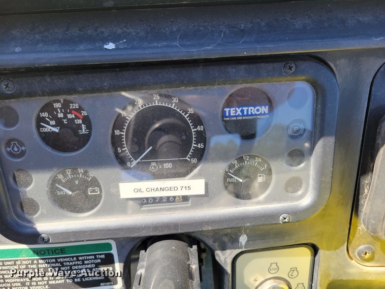 image for item JZ9132 2001 Cushman Turf-Truckster 898656  utility vehicle