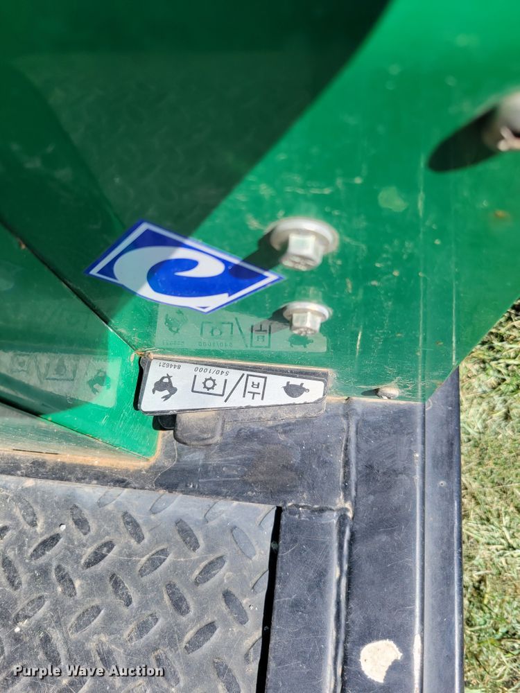 image for item JZ9132 2001 Cushman Turf-Truckster 898656  utility vehicle