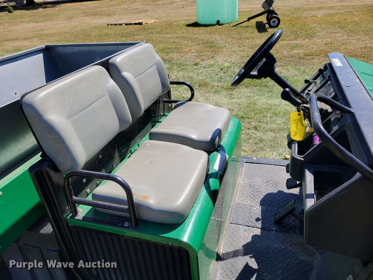 image for item JZ9132 2001 Cushman Turf-Truckster 898656  utility vehicle