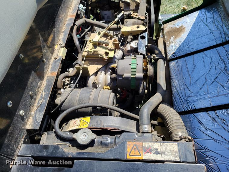 image for item JZ9132 2001 Cushman Turf-Truckster 898656  utility vehicle