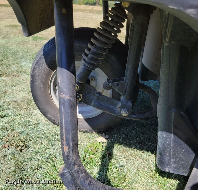 image for item JZ9132 2001 Cushman Turf-Truckster 898656  utility vehicle