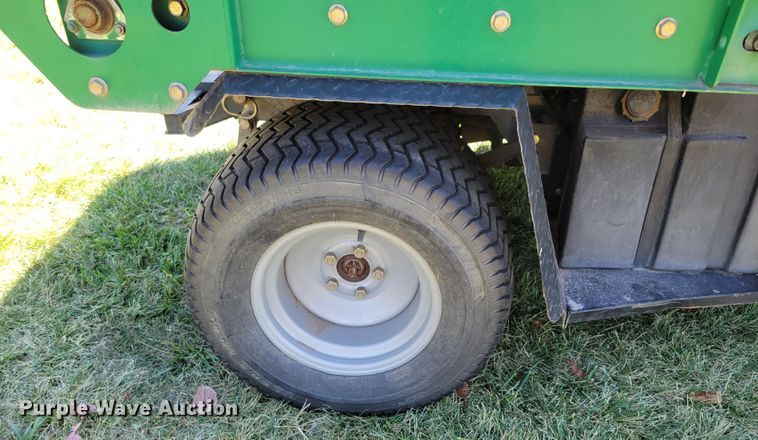 image for item JZ9132 2001 Cushman Turf-Truckster 898656  utility vehicle