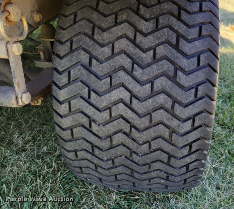 image for item JZ9132 2001 Cushman Turf-Truckster 898656  utility vehicle