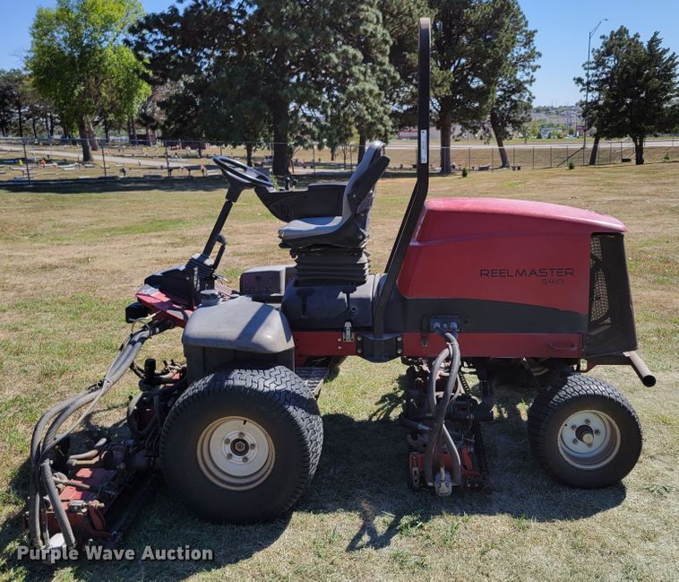 image for item JZ9133 2010 Toro ReelMaster 5410 03670  reel mower
