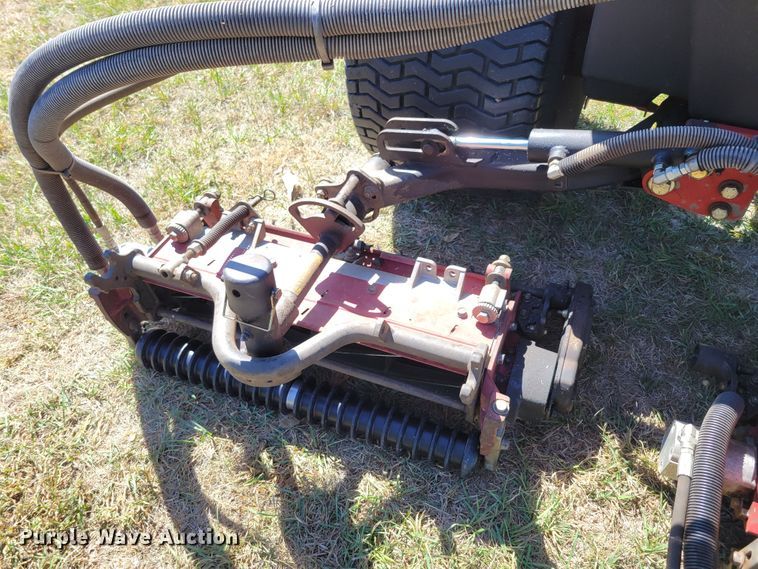 image for item JZ9133 2010 Toro ReelMaster 5410 03670  reel mower