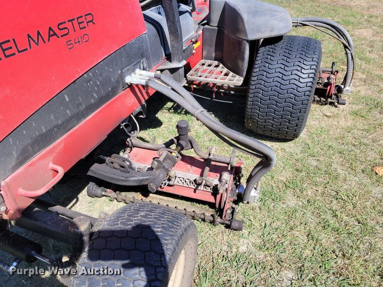 image for item JZ9133 2010 Toro ReelMaster 5410 03670  reel mower