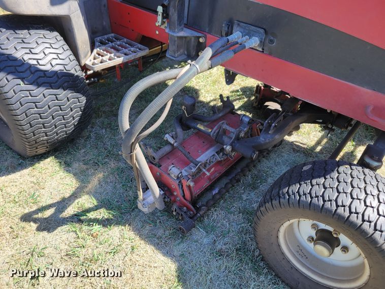 image for item JZ9133 2010 Toro ReelMaster 5410 03670  reel mower