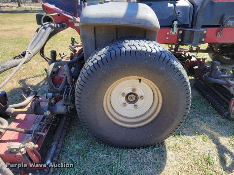 image for item JZ9133 2010 Toro ReelMaster 5410 03670  reel mower