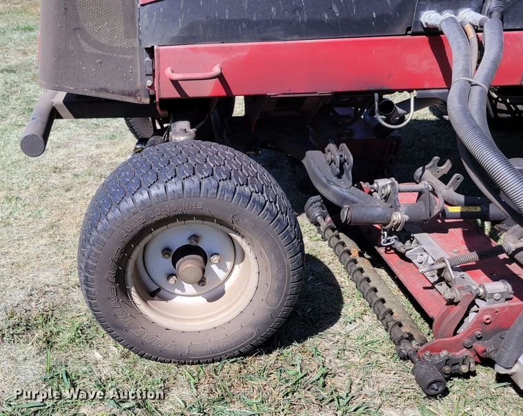 image for item JZ9133 2010 Toro ReelMaster 5410 03670  reel mower