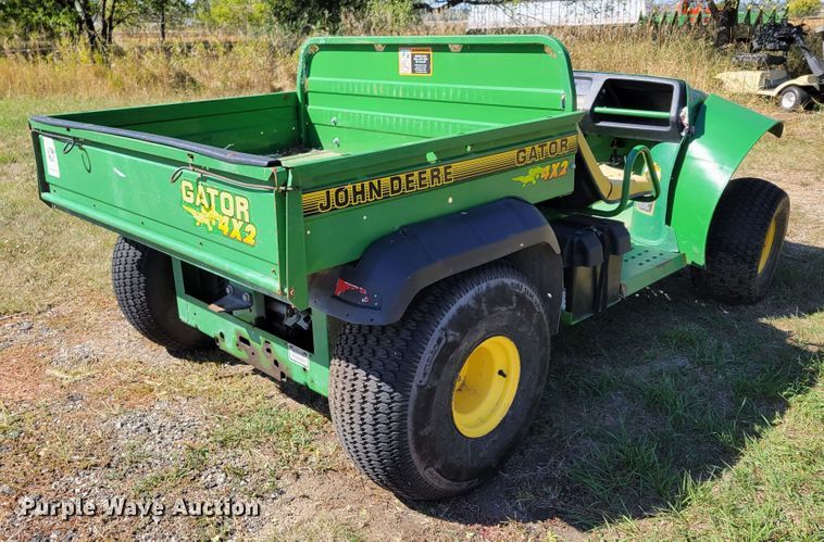 image for item JZ9135 1996 John Deere Gator 4x2  utility vehicle