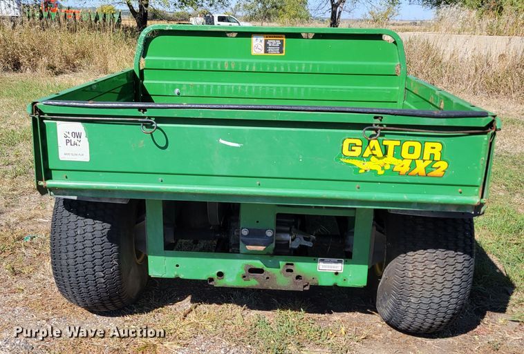 image for item JZ9135 1996 John Deere Gator 4x2  utility vehicle