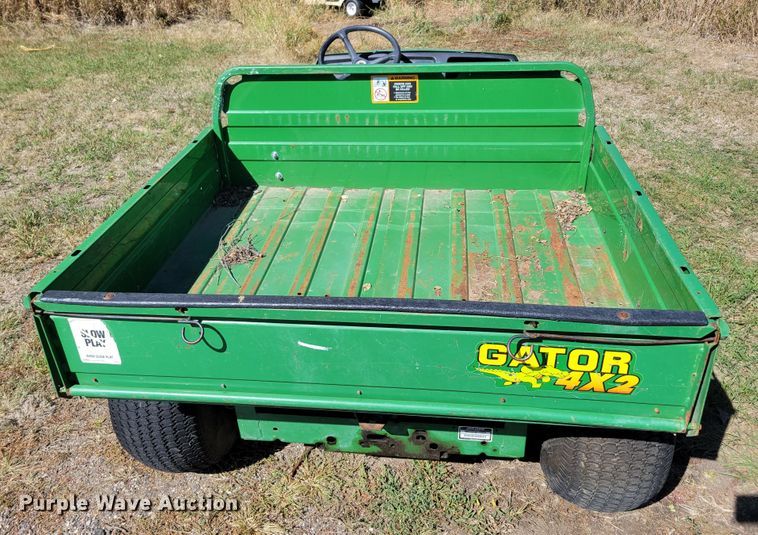 image for item JZ9135 1996 John Deere Gator 4x2  utility vehicle