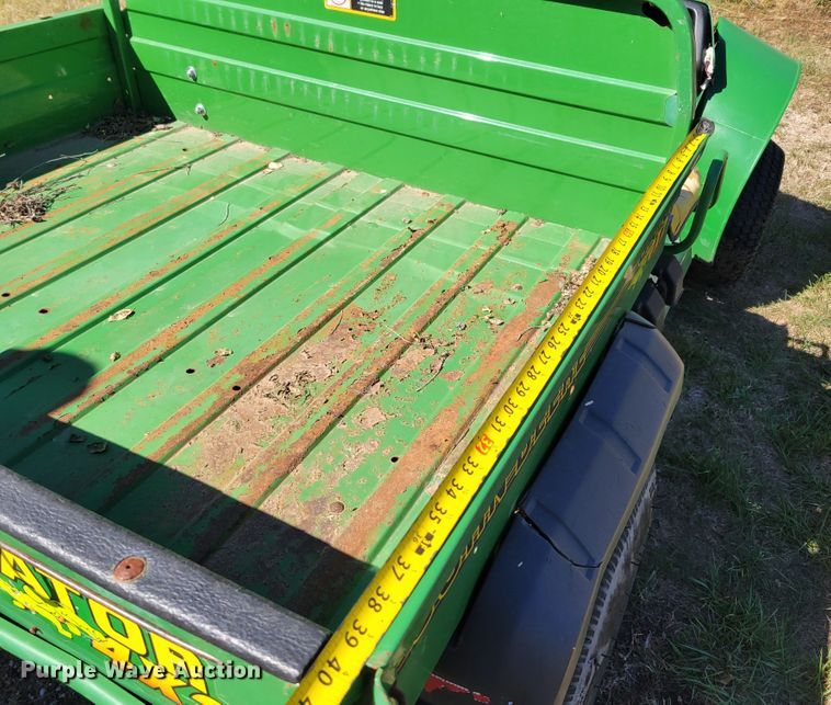 image for item JZ9135 1996 John Deere Gator 4x2  utility vehicle