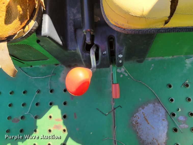 image for item JZ9135 1996 John Deere Gator 4x2  utility vehicle