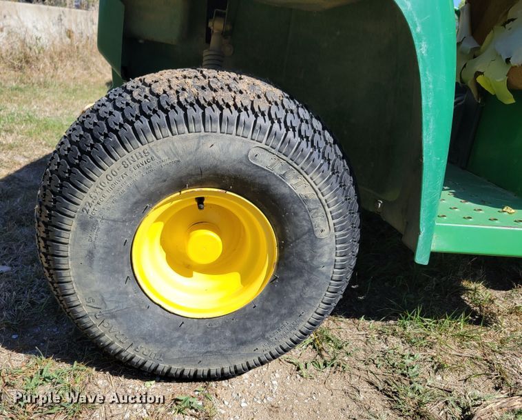 image for item JZ9135 1996 John Deere Gator 4x2  utility vehicle