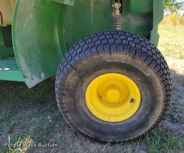 image for item JZ9135 1996 John Deere Gator 4x2  utility vehicle