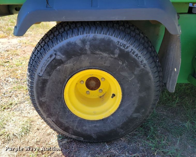 image for item JZ9135 1996 John Deere Gator 4x2  utility vehicle