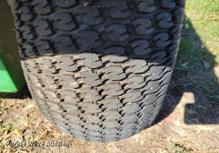 image for item JZ9135 1996 John Deere Gator 4x2  utility vehicle