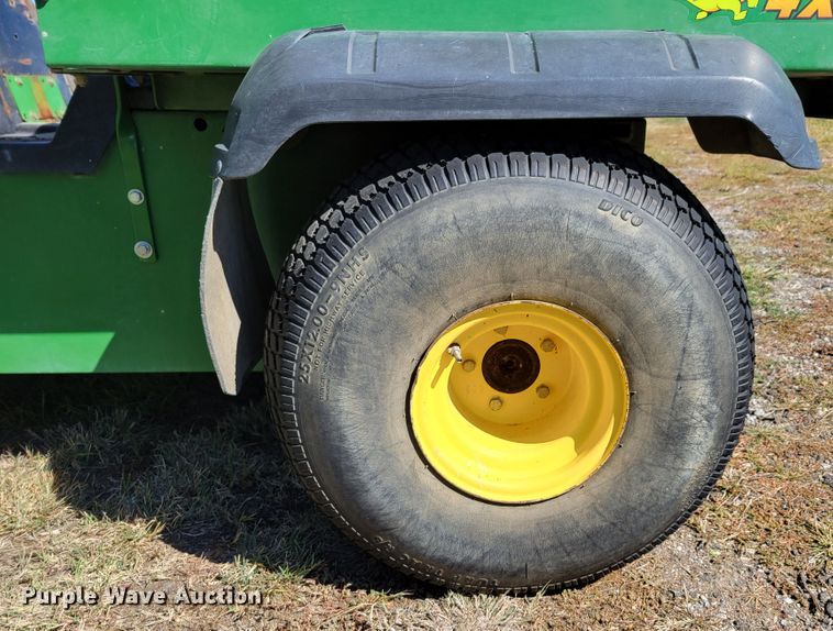 image for item JZ9135 1996 John Deere Gator 4x2  utility vehicle