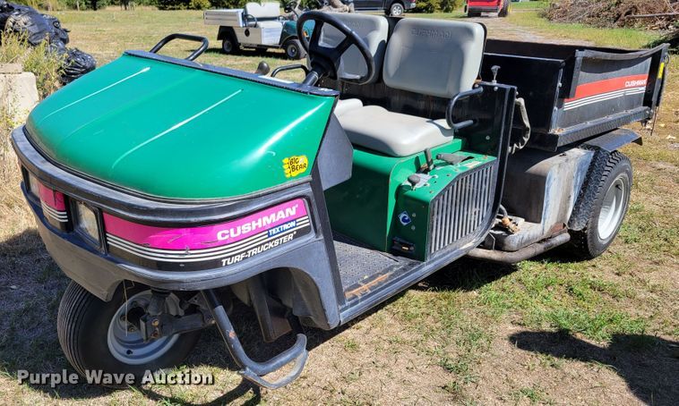 image for item JZ9136 2001 Cushman Turf-Truckster 898656  utility vehicle