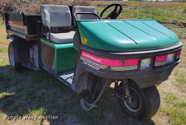 image for item JZ9136 2001 Cushman Turf-Truckster 898656  utility vehicle
