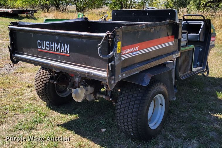 image for item JZ9136 2001 Cushman Turf-Truckster 898656  utility vehicle