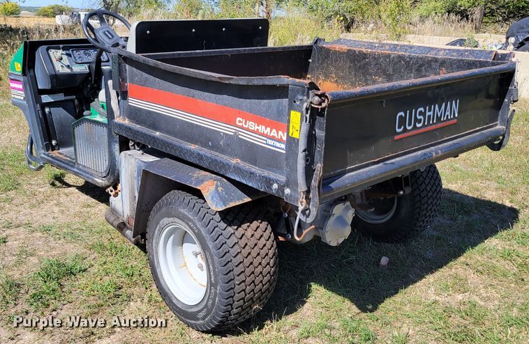 image for item JZ9136 2001 Cushman Turf-Truckster 898656  utility vehicle