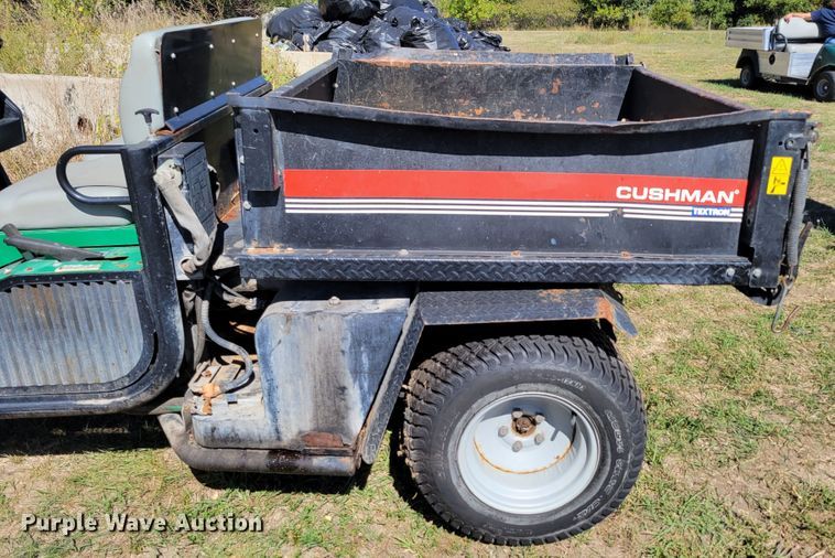 image for item JZ9136 2001 Cushman Turf-Truckster 898656  utility vehicle