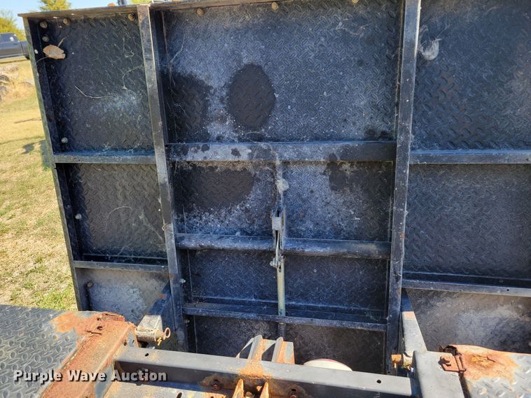 image for item JZ9136 2001 Cushman Turf-Truckster 898656  utility vehicle