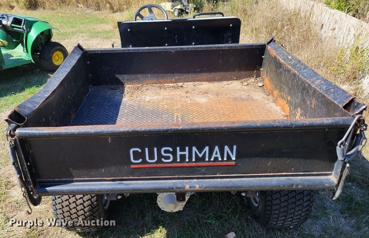 image for item JZ9136 2001 Cushman Turf-Truckster 898656  utility vehicle
