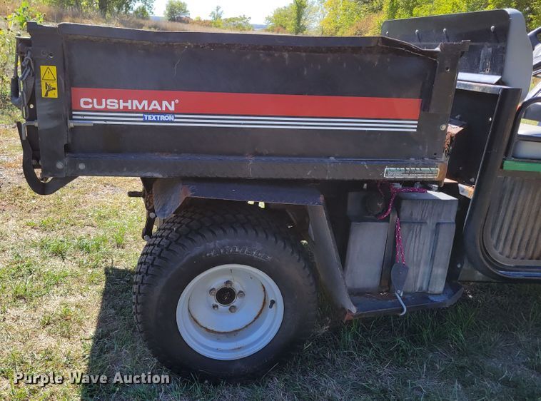 image for item JZ9136 2001 Cushman Turf-Truckster 898656  utility vehicle