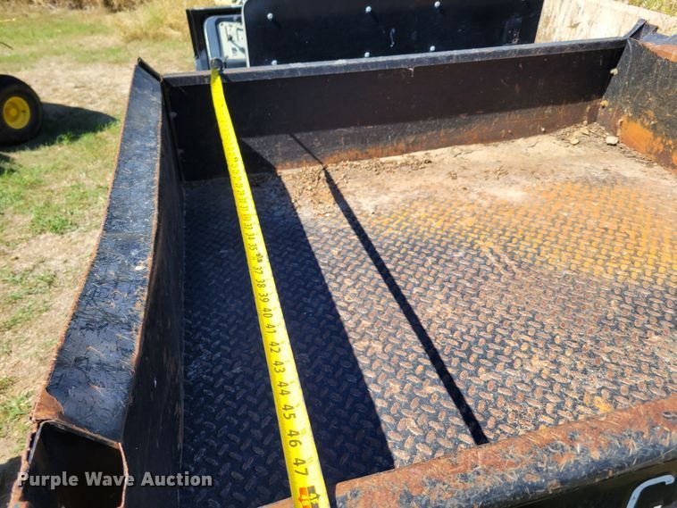 image for item JZ9136 2001 Cushman Turf-Truckster 898656  utility vehicle