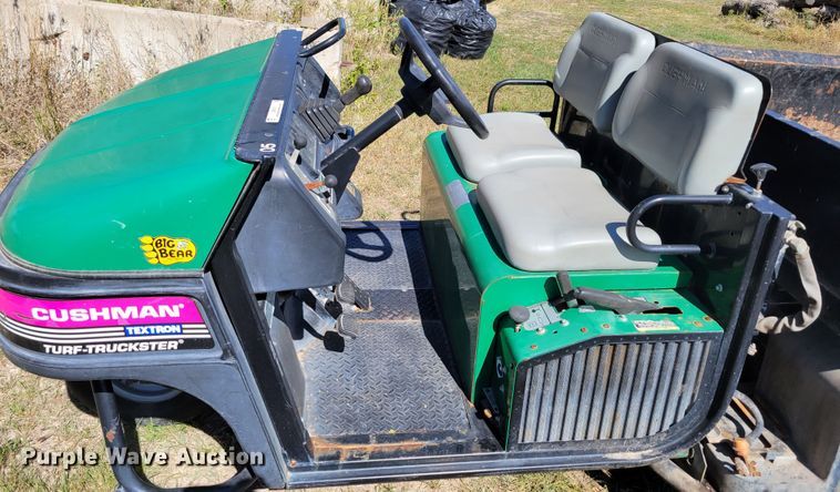 image for item JZ9136 2001 Cushman Turf-Truckster 898656  utility vehicle