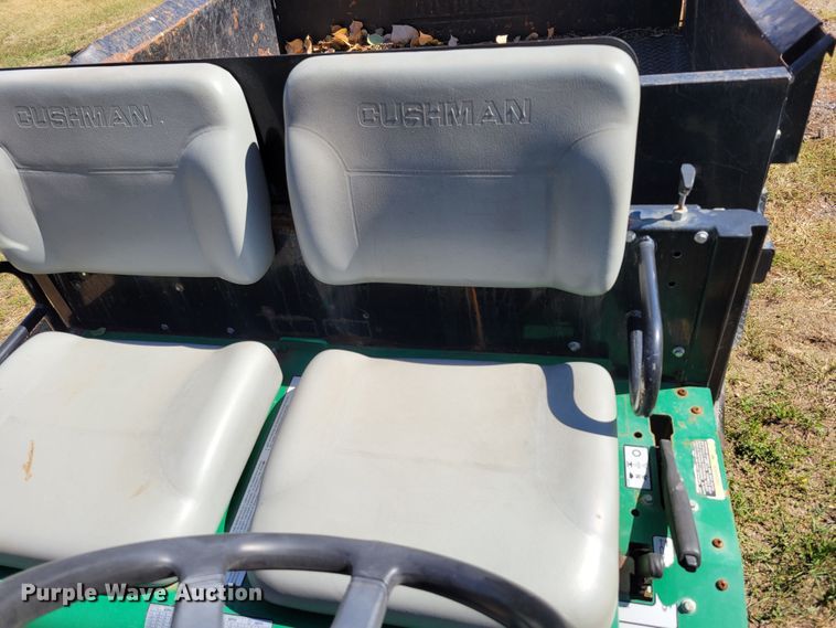 image for item JZ9136 2001 Cushman Turf-Truckster 898656  utility vehicle