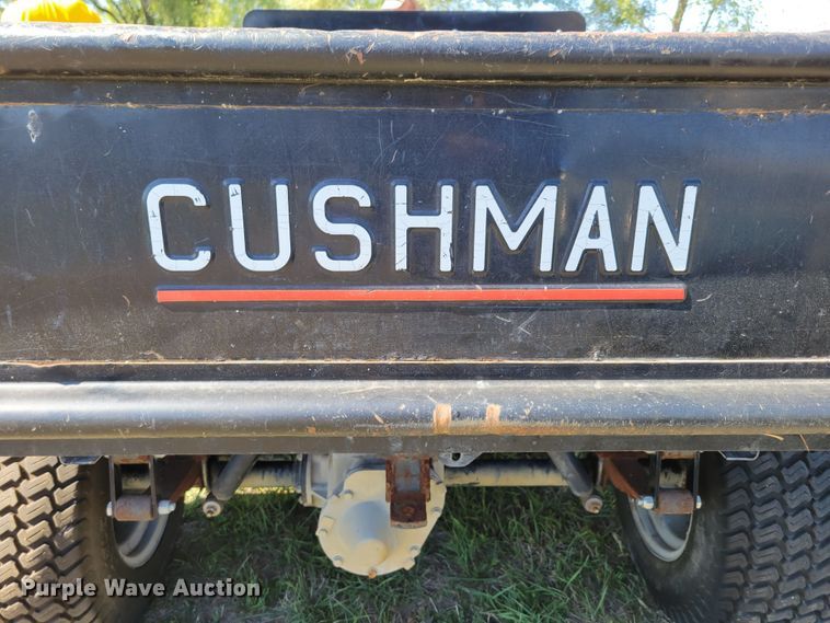 image for item JZ9136 2001 Cushman Turf-Truckster 898656  utility vehicle