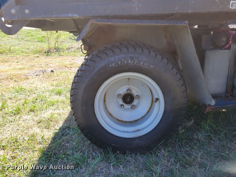 image for item JZ9136 2001 Cushman Turf-Truckster 898656  utility vehicle