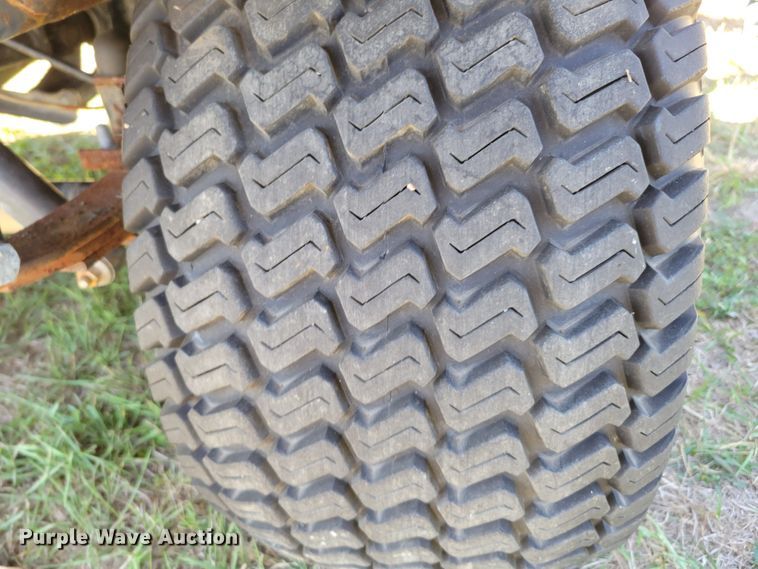 image for item JZ9136 2001 Cushman Turf-Truckster 898656  utility vehicle