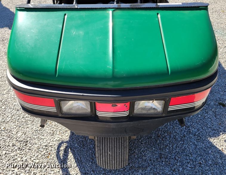 image for item JZ9138 2000 Cushman Turf Truckster 898656  utility vehicle