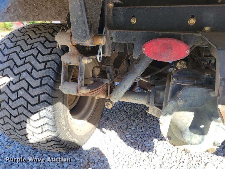 image for item JZ9138 2000 Cushman Turf Truckster 898656  utility vehicle