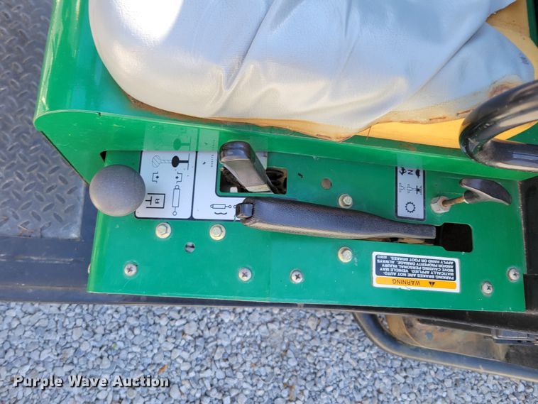 image for item JZ9138 2000 Cushman Turf Truckster 898656  utility vehicle