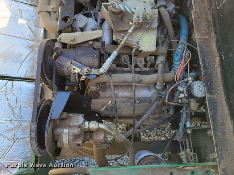 image for item JZ9138 2000 Cushman Turf Truckster 898656  utility vehicle