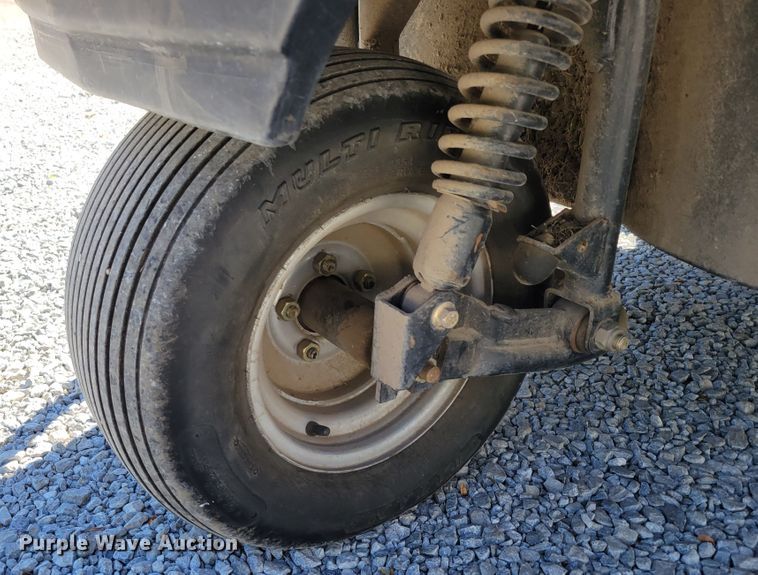 image for item JZ9138 2000 Cushman Turf Truckster 898656  utility vehicle