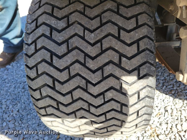 image for item JZ9138 2000 Cushman Turf Truckster 898656  utility vehicle