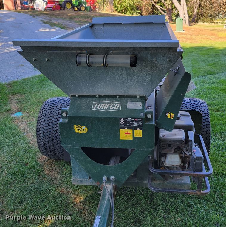 image for item JZ9141 Turfco SP-1530  top dresser