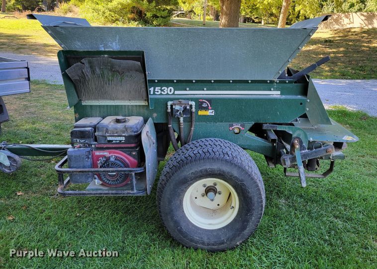 image for item JZ9141 Turfco SP-1530  top dresser